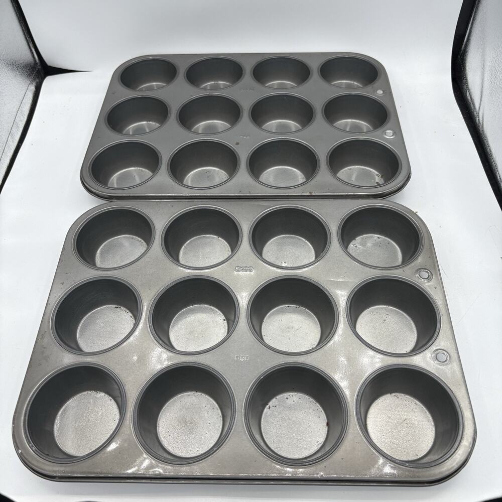 Ekco Muffin Pans Lot of 2 Regular Size Cupcake Mold 12 Hole Slot Each USA‎